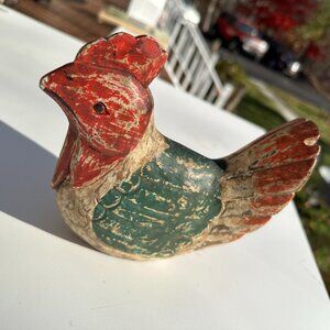 #972   PRIMITIVE TYPE CARVED WOOD  ROOSTER / CHICKEN